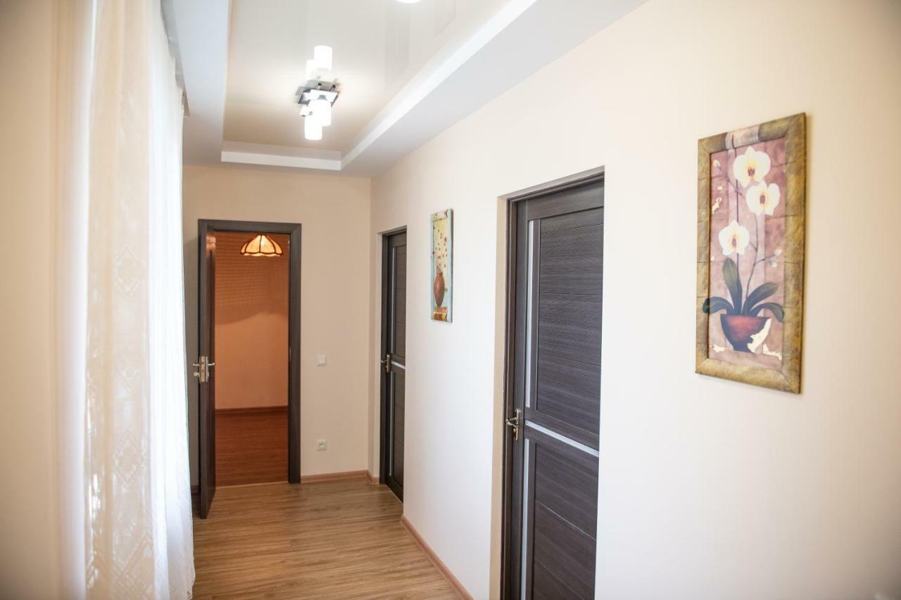 Appartement Затишна Оселя à Mizhhirya  Extérieur photo
