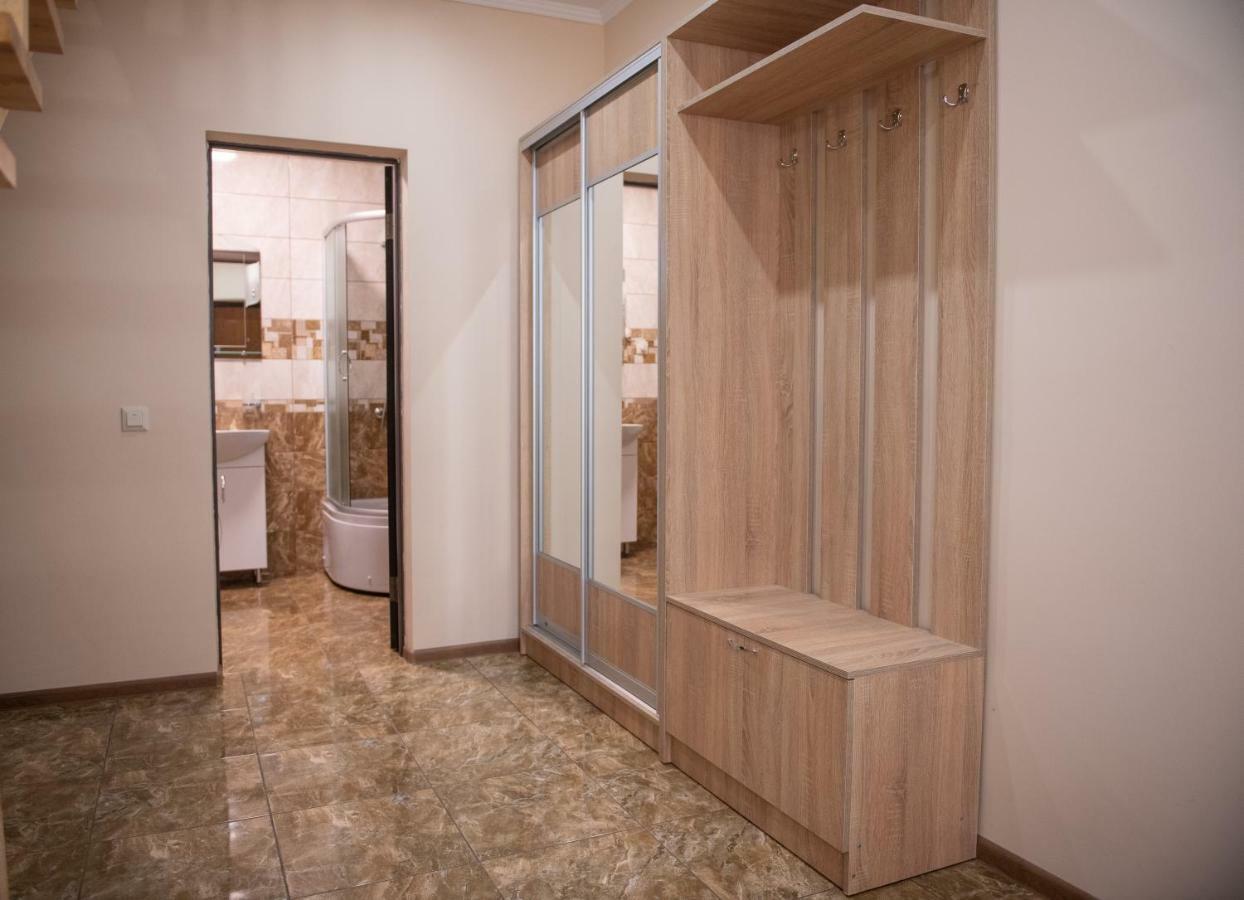 Appartement Затишна Оселя à Mizhhirya  Extérieur photo