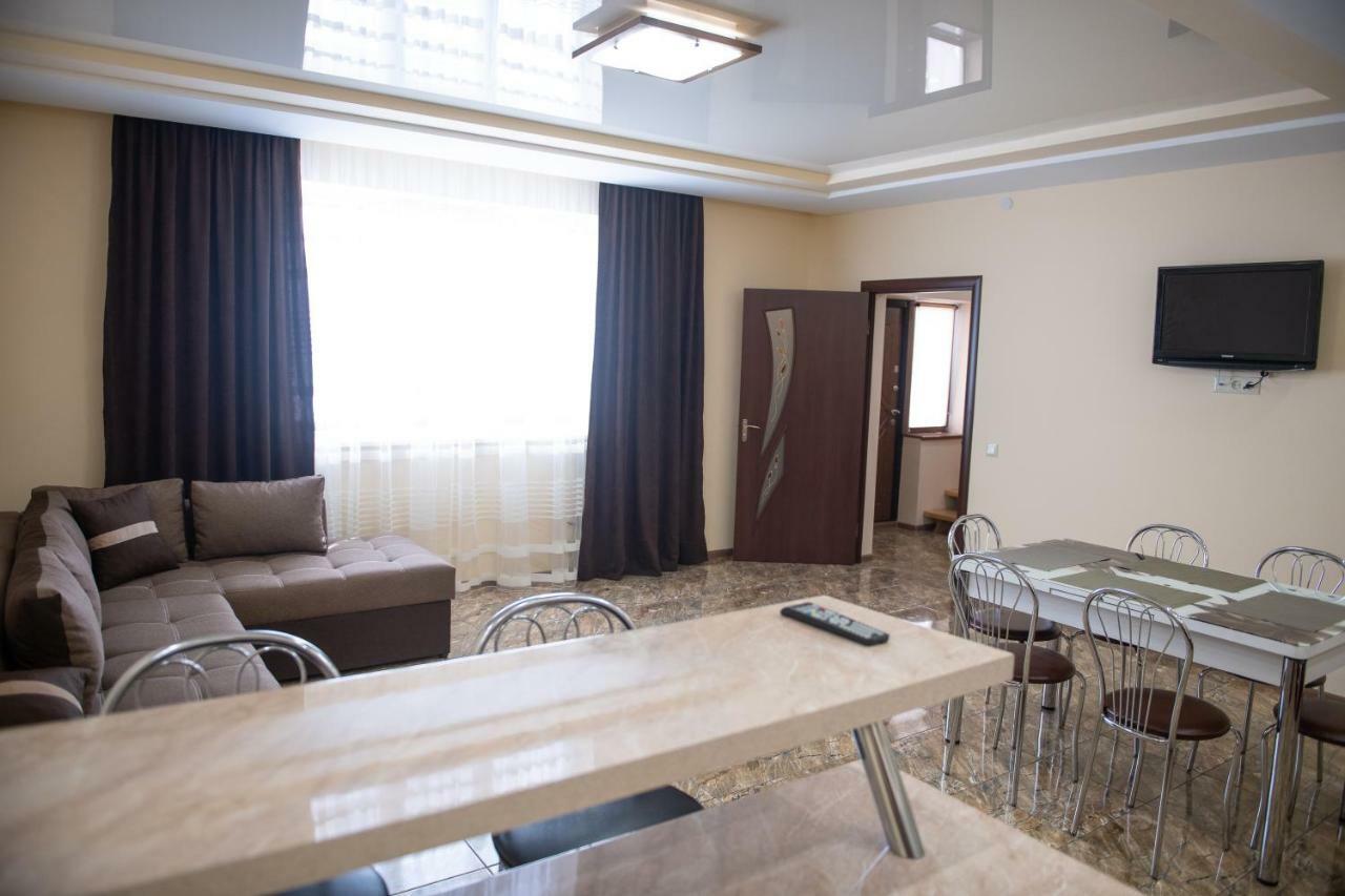 Appartement Затишна Оселя à Mizhhirya  Extérieur photo